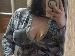 Anya, miniona cu forme